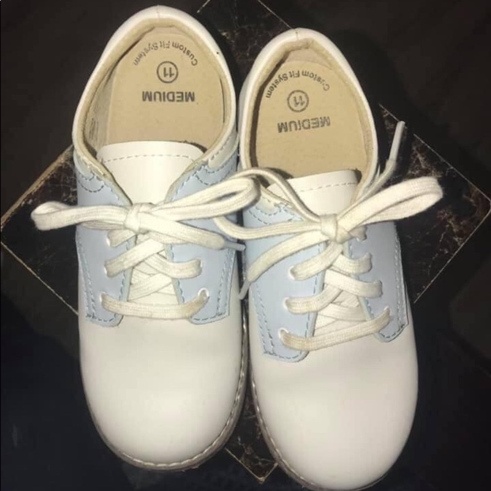 Size 11 Footmates saddle oxfords